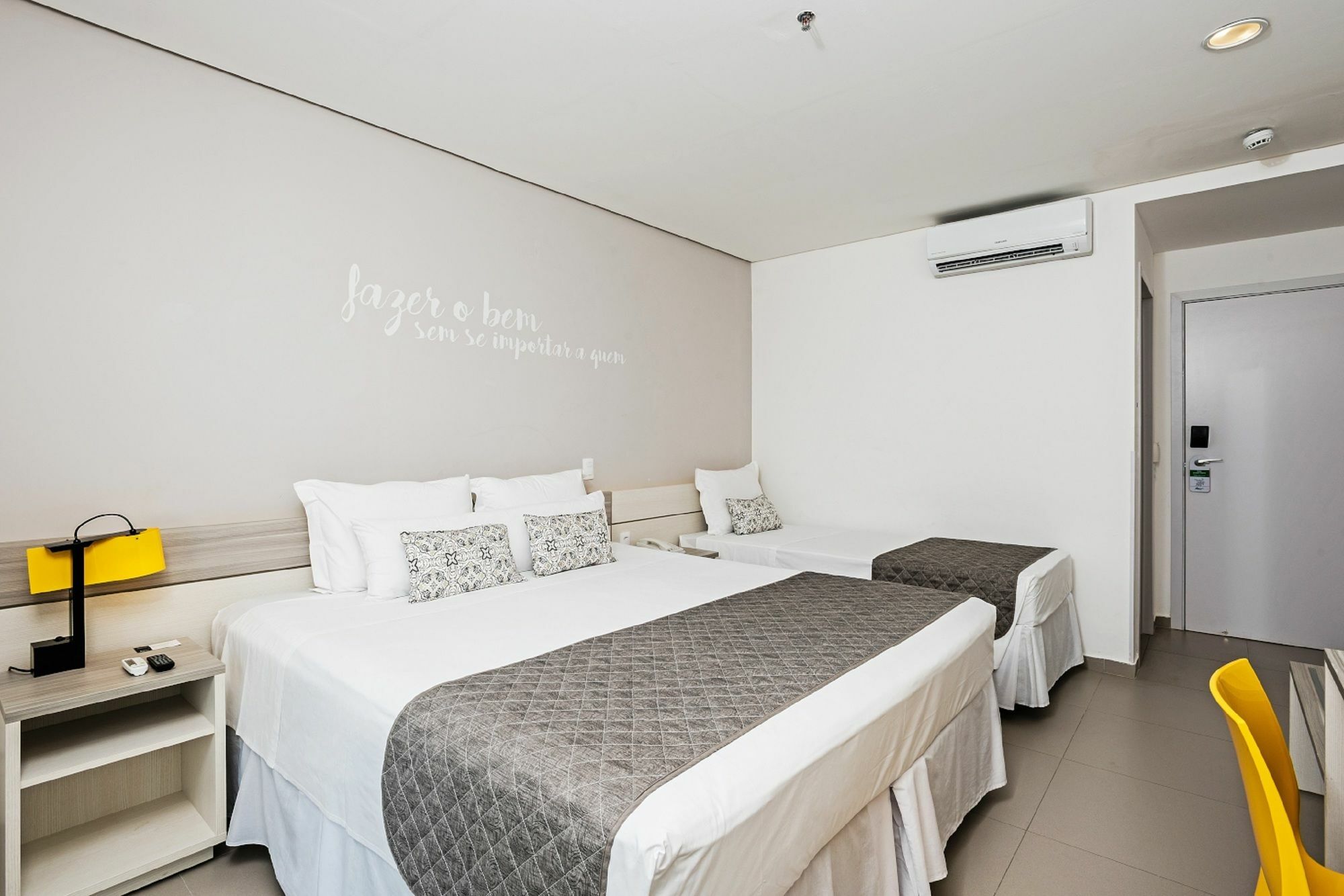 Nobile Hotel Гуаружа Экстерьер фото